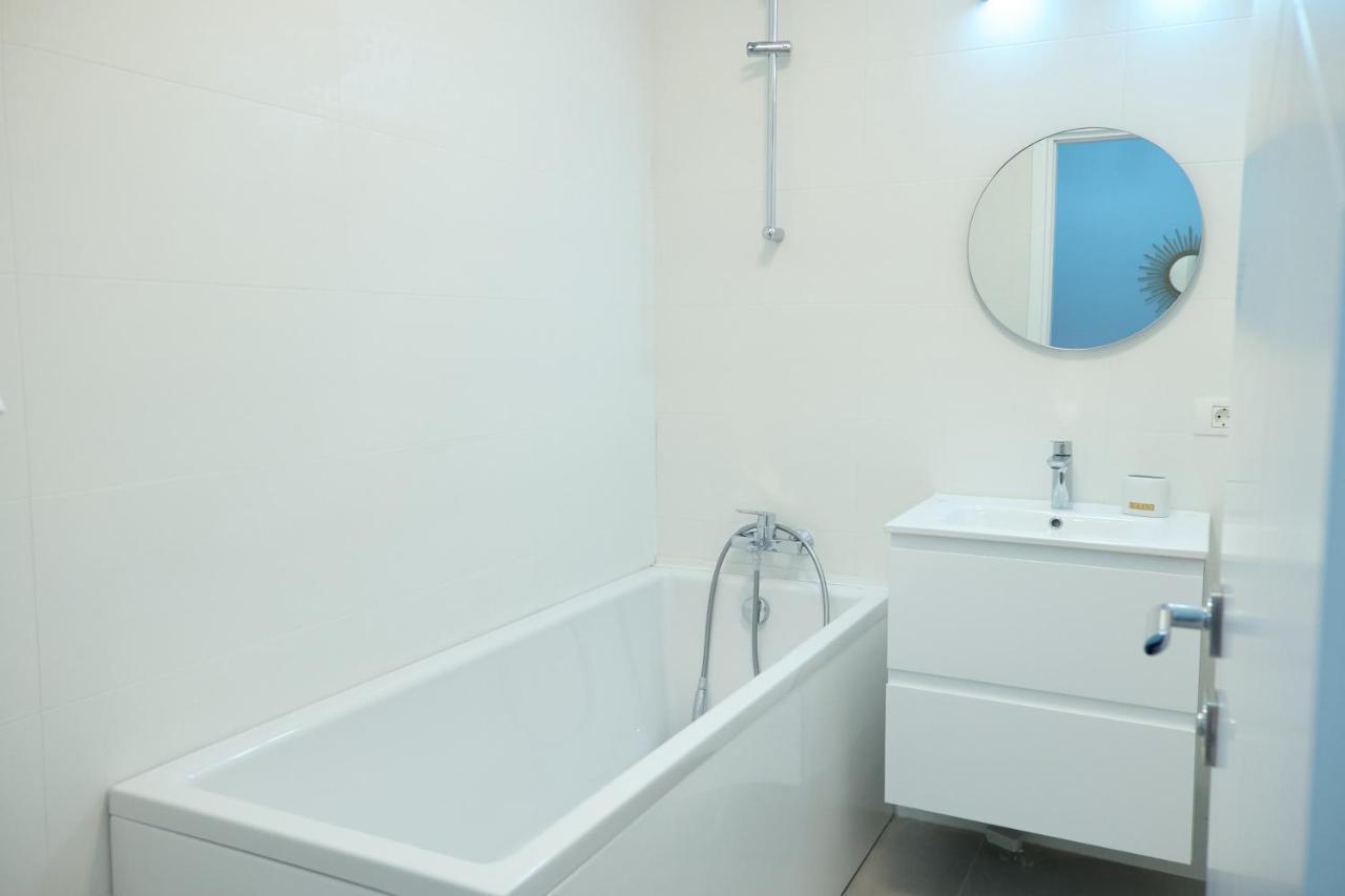City Center Accomodation - 101 Resita Luaran gambar