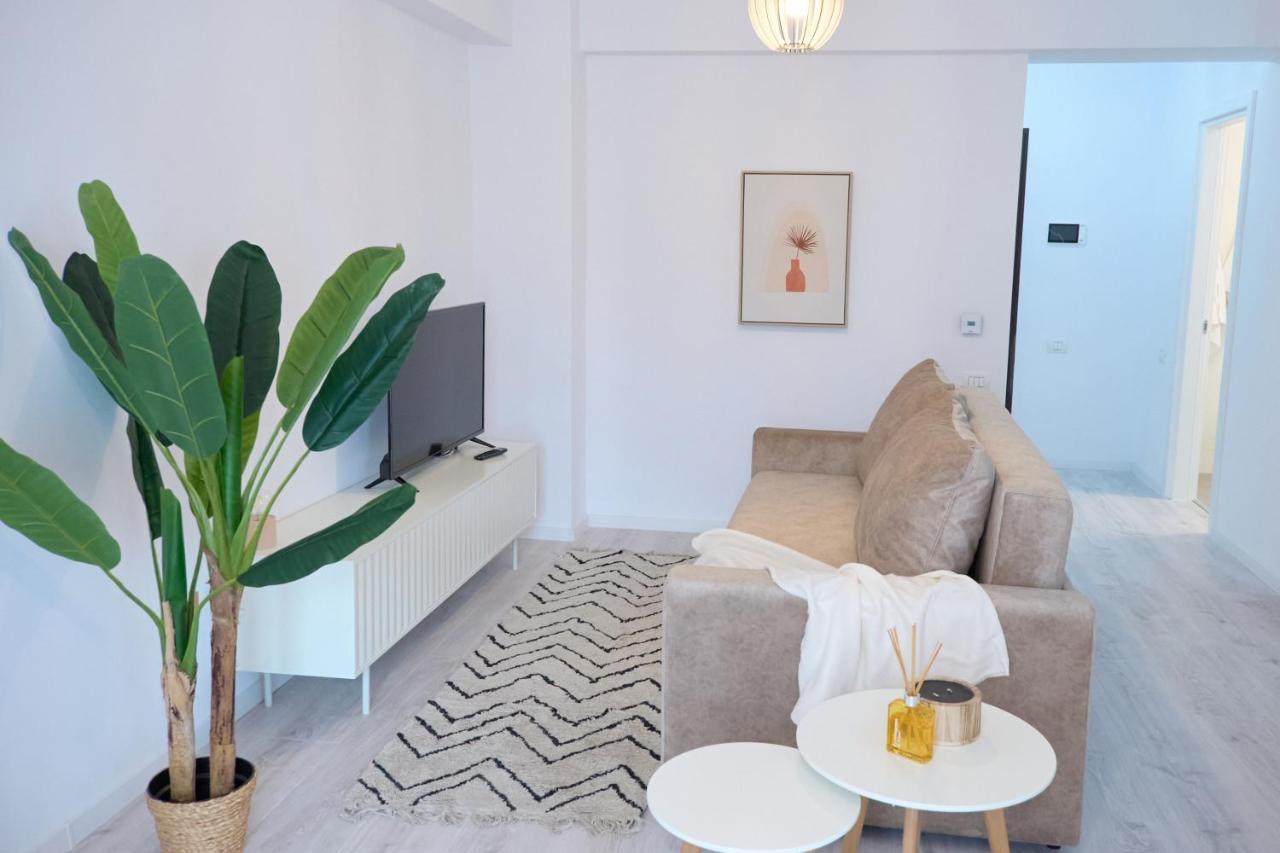 City Center Accomodation - 101 Resita Luaran gambar